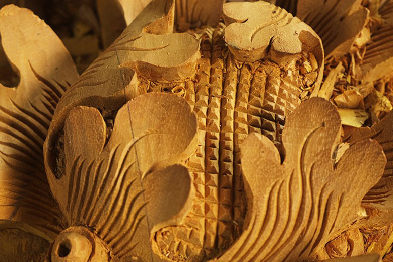 Wooden-Carving-780x520